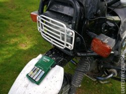 strom-unterwegs-usb-laden-motorrad-enduro-tour-007