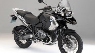 Das 2011 Modell der BWM R1200GS wird in einem unverwechselbaren Schwarz-Look erscheinen. Star Wars Fans würden sagen “jetzt hat sie zur dunklen Seite” übergewechselt TRIPLE BLACK ist der Name und...