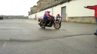 ABS oder kein ABS am Motorrad – der Vergleich Ob es sich besser mit oder ohne ABS auf zwei Rädern bremsen lässt, kann man wohl nicht ganz klar beantworten. Ohne ABS kann der Bremsweg durchaus kürzer sein, als mit....