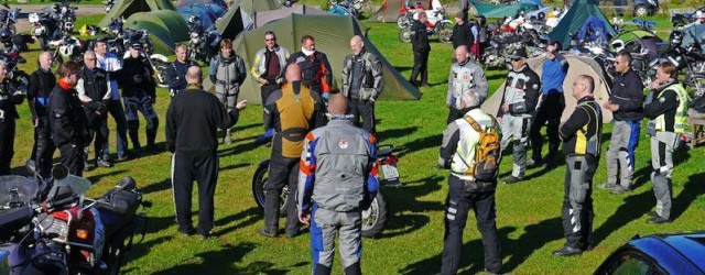 Zum zehnten Mal trafen sich Freunde der BMW GS Großenduros an der schwedisch-norwegischen Grenze im Finnskogen. Ein tolles Jubiläum-Treffen mit viel Schottertouren, Erfahrungsaustausch und Genzingespräche rund um das Abenteuer Enduro...