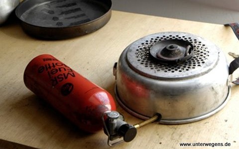 Stefans MSR Trangiakocherkombi – Benzinkocher im Schweden Der Trangia Sturmkocher ist ein beliebtes Outdoor Utensil. Wer den Schweden nicht mit Spiritus, sondern mit Benzin beheizen mag, der kann sich Anregung bei Stefan holen. Der amerikanische MSR Whisperlight...