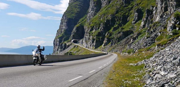 Nordkapp 2011 Tag 6 (605 km): Kurs Südwest und Besuch in Hammerfest Aufbruch am Nordkap und von jetzt an geht es in Richtung Süden weiter. Auf der langen Rücktour möchte ich mir noch Nordnorwegens große Städte hier oben anschauen. Schaut doch mit!...
