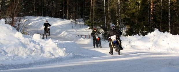 Es ist Winter in Norwegen und viele Motorräder sieht man nicht fahren. Es gibt aber immer einen Haufen Enthusiasten, die “etwas anders” sind. Da Spikes in Europas Norden eine normale...