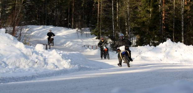 Es ist Winter in Norwegen und viele Motorräder sieht man nicht fahren. Es gibt aber immer einen Haufen Enthusiasten, die “etwas anders” sind. Da Spikes in Europas Norden eine normale...