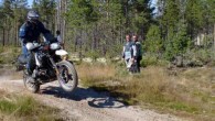 Bukkerittet 2011 – Motorrad Treffen in den norwegischen Bergen Alljährlich im August treffen sich 50-150 Enduro Dickschiffe in den norwegischen Bergen. Tagsüber wird über Schotterpisten gefahren und abends gemeinsam gegrillt und gequatscht. Ein verlängertes Motorrad-Wochenende in einer tollen Naturumgebung,...
