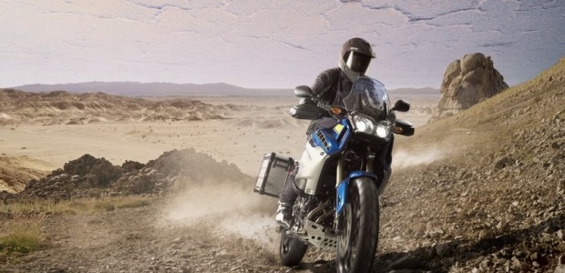 Endlich ist sie da, die Yamaha XT1200Z Super Ténéré! Es galt ein fortschrittlichste Abenteuer-Reisemotorrad auf den Markt zu bringen, mit dem transkontinentale Expeditionen und auch Langstrecken Endurowandern möglich ist. Die...