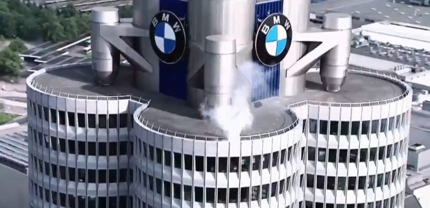 Chris Pfeiffer Infiltriert das BMW Hauptquartier in München. Wir sind Chris großartige Stunts schon von anderen Videos und Shows gewohnt, aber auf dem Parkplatz und dem Dach des Münchners BMW Towers...