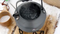 Kochgeschirr für die Outdoor Küche – Welches Material? Nun wollen wir mal mit einem anderen Thema in die “Pötte” kommen. Auf Tour hält das Essen Leib und Seele zusammen, doch mit welchem Kochgeschirr gelingt und das am besten?...